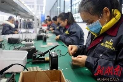 “扶贫工厂”新年开工忙