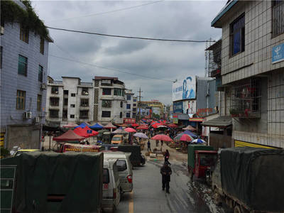 靖州县玉麟庵农贸市场私搭乱建问题亟待解决